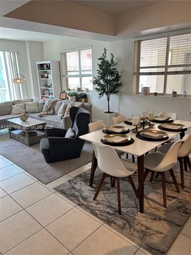 Foto del edificio - 7275 SW 90th St