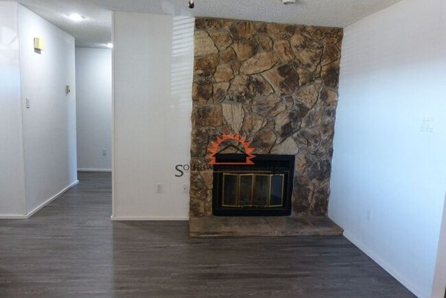 Building Photo - Super cute 2 bedrooms 1 bath apartment.
