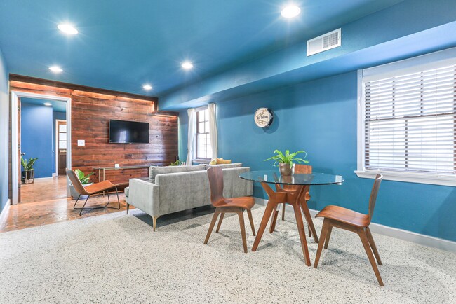 Foto del edificio - 1810 Moss St