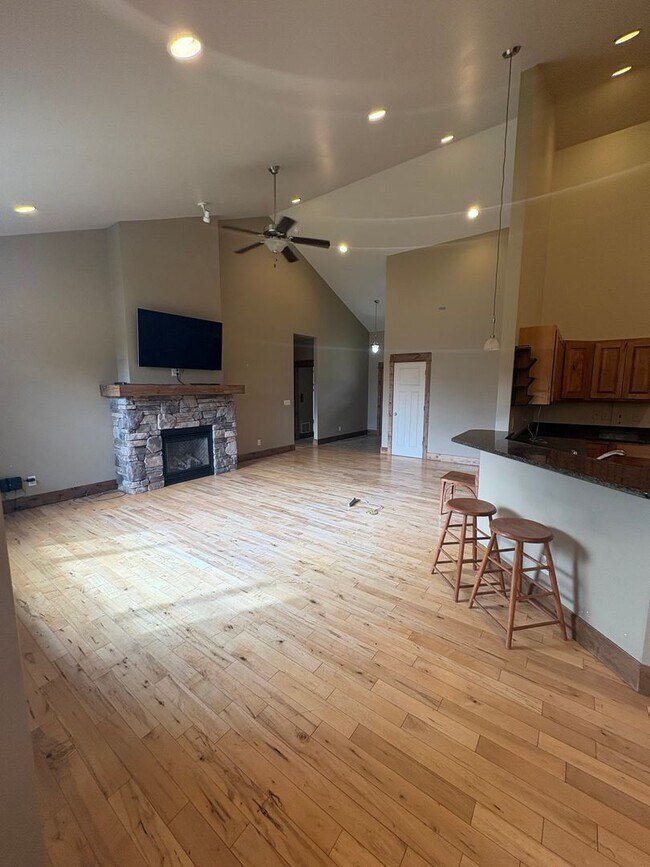 Foto del edificio - 3114 Madrona Ln