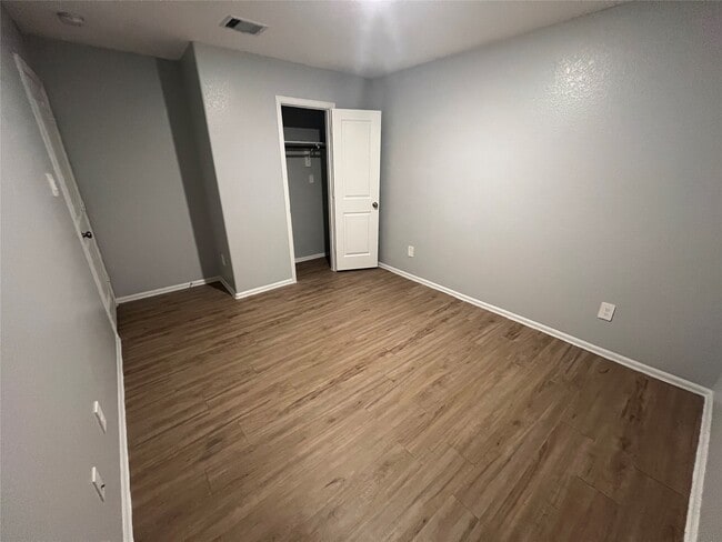 Building Photo - 3783 Solanum Dr