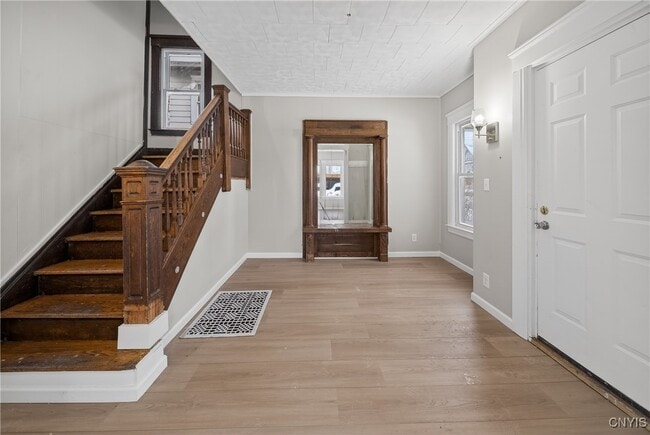 Building Photo - 330 W Ostrander Ave