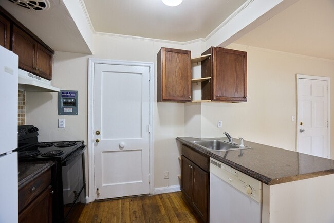 Building Photo - 1337 Briarwood Dr NE