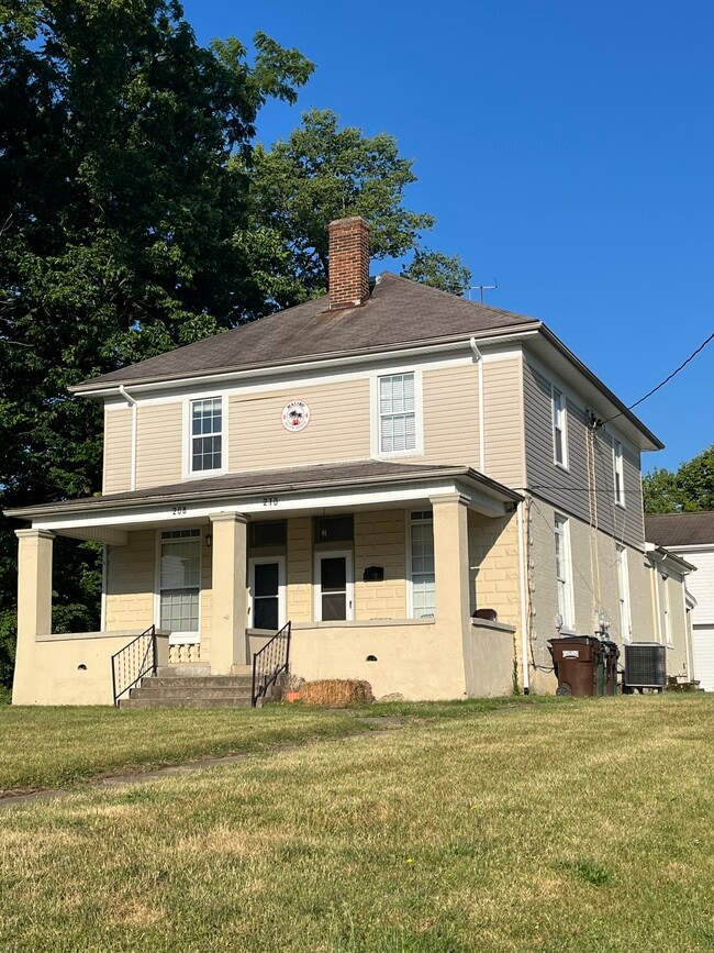 Building Photo - 210 N Beech St