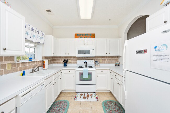 Building Photo - 6203 Catalina Dr