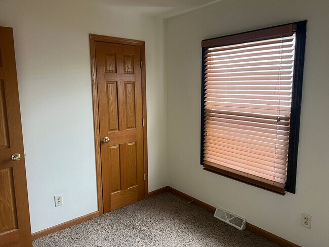 Foto del edificio - 1551 E Stonehenge Dr