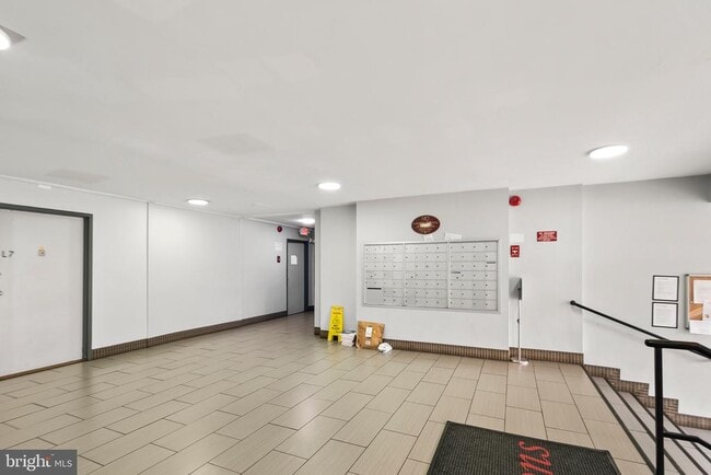 Building Photo - 5801 Quantrell Ave