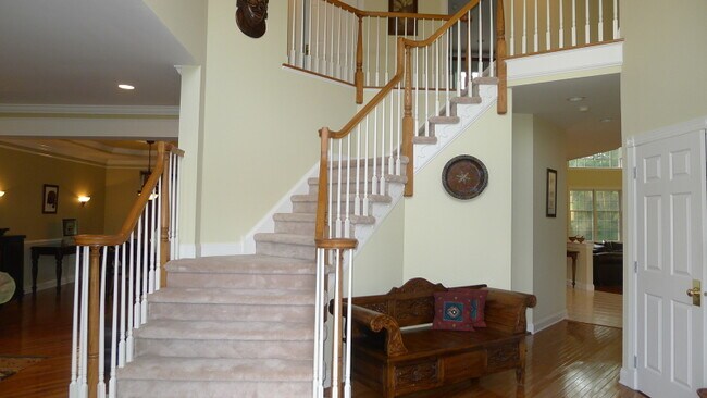 Building Photo - 17 Allegheny Dr