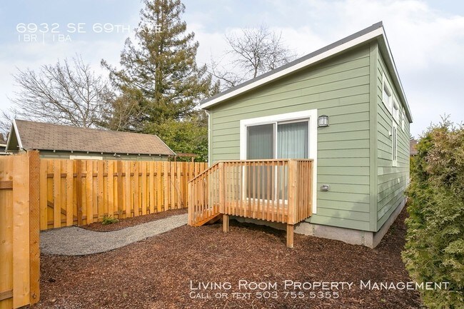 Building Photo - 6932 SE 69th Ave