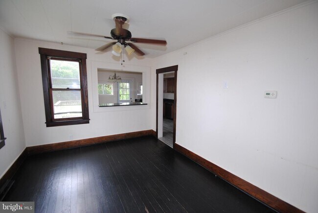 Foto del edificio - 106 Juniper St