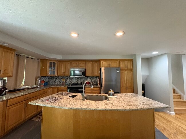 Building Photo - 54 Bumble Bee Cir