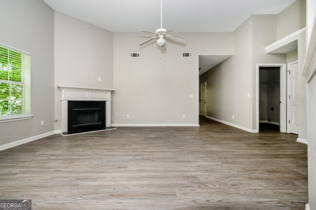 Foto del edificio - 987 Brisley Cir