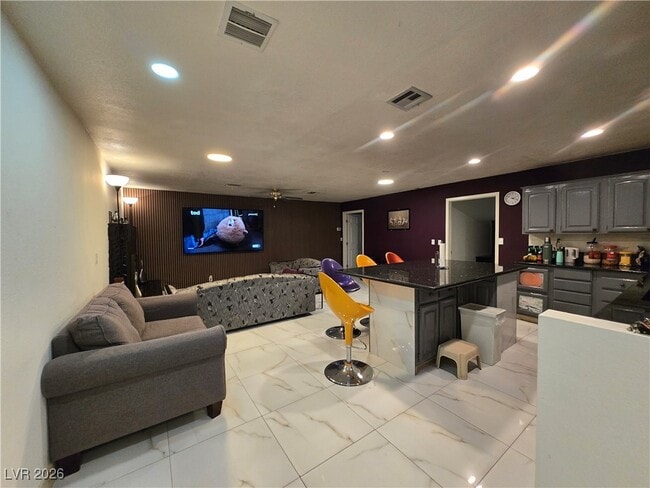 Foto del edificio - 2755 Mann St