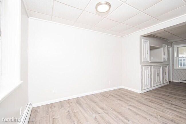 Building Photo - 2 br, 1 bath House - 25 Harrison Ave