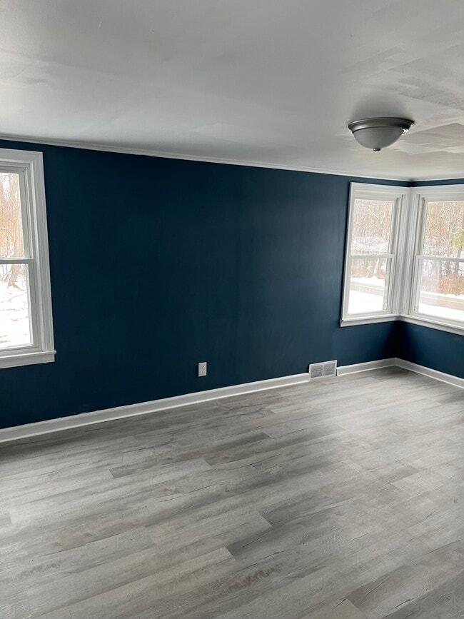 Foto del edificio - 61 Brehm Rd