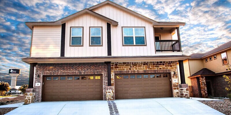 Primary Photo - 107 Lakeview Ct