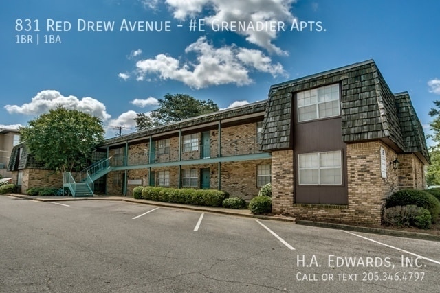 Building Photo - 831 Red Drew Ave