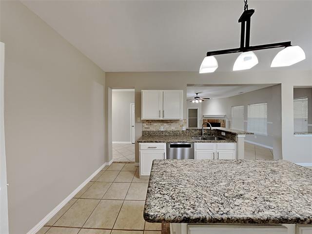 Foto del edificio - 628 Bay Laurel Ln