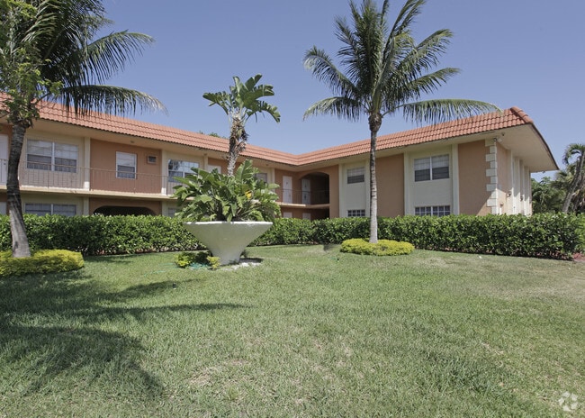 Building Photo - 978 SW 10th Dr