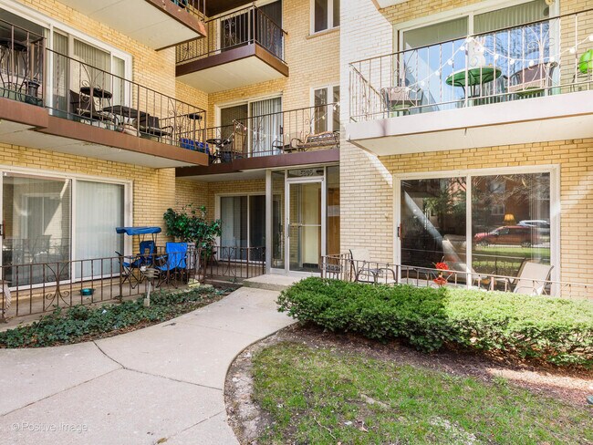 Building Photo - 5206 N Delphia Ave