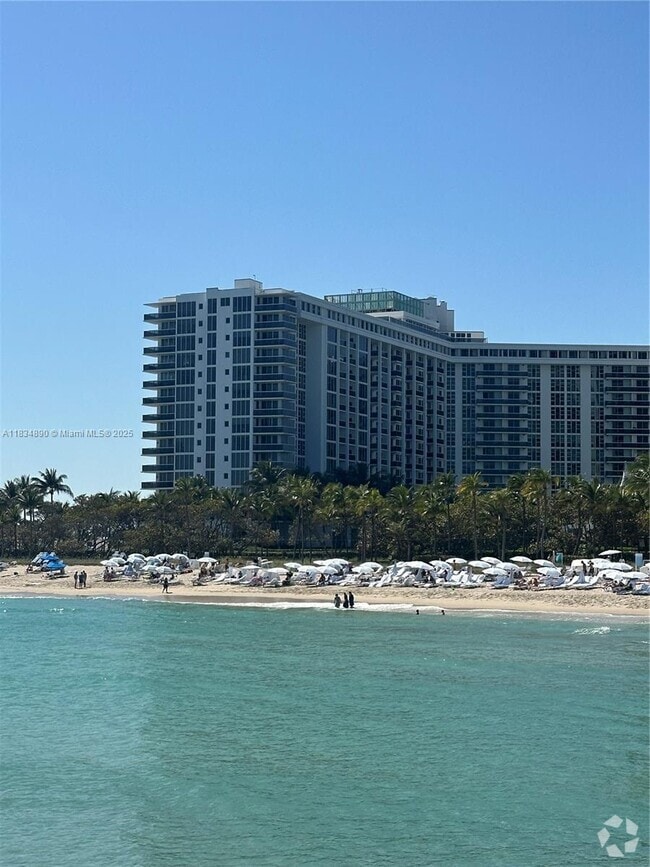 Building Photo - 10275 Collins Ave