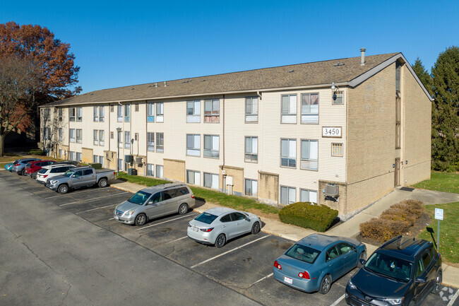 Building Photo - Woodlake Village Apartments