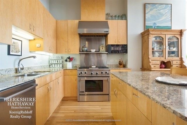 Building Photo - 547 S Clark St