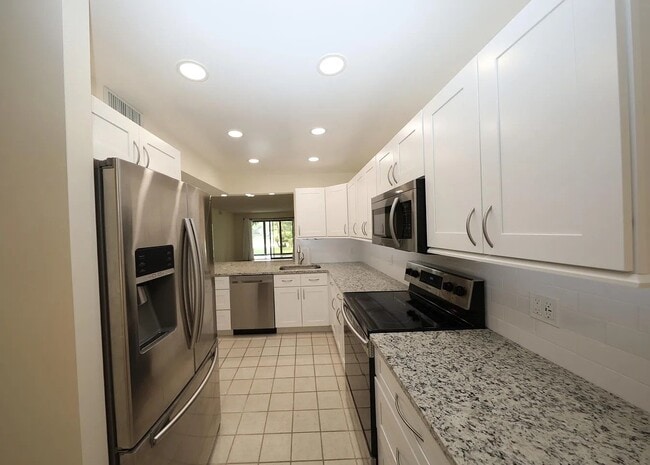 Building Photo - 248 Brightview Dr