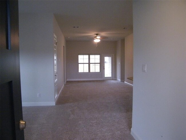 Building Photo - 5315 New Iberia Ln