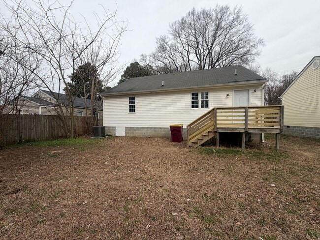 Building Photo - Rancher style home