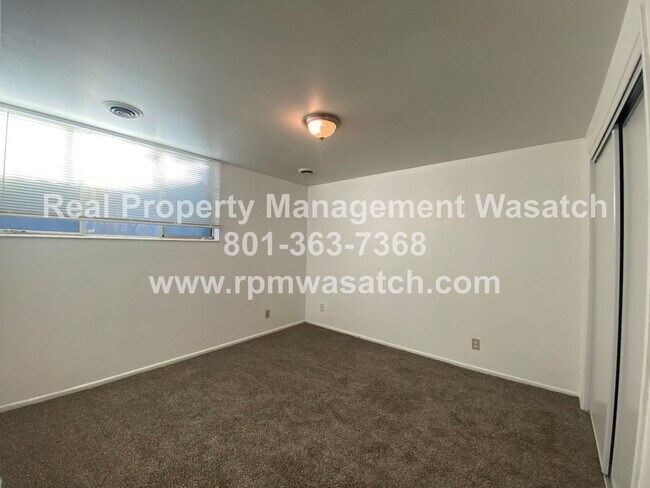 Foto del edificio - 448 Penney Ave S