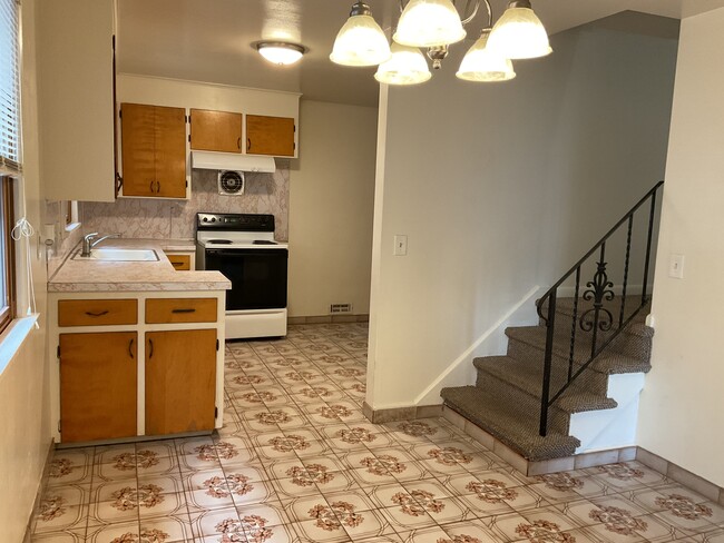 Building Photo - 211 Magnolia Ave