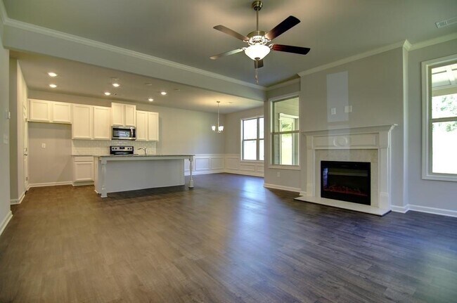Foto del edificio - 7731 Silk Tree Pointe