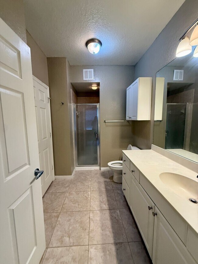 Foto del edificio - 8539 Gate Pkwy W