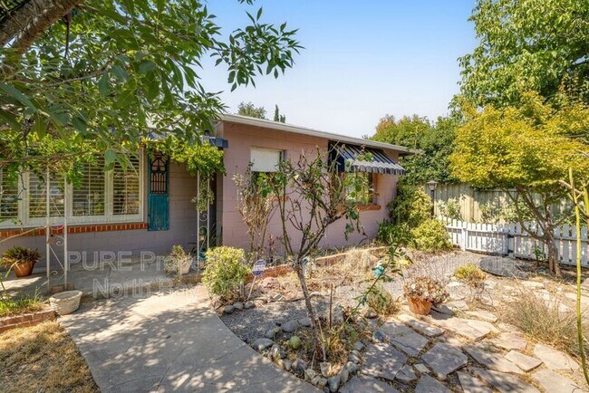 Foto del edificio - 1536 Madrona Ave
