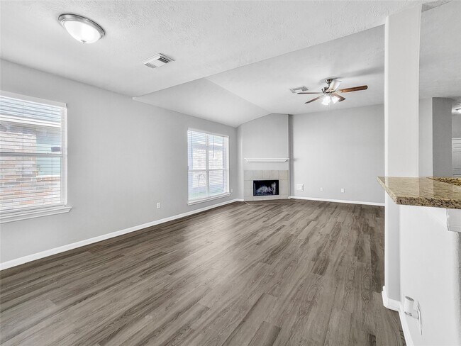 Foto del edificio - 5007 Steel Meadows Ln