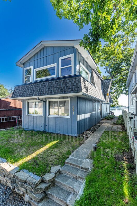 Building Photo - 391 Shady Oaks St