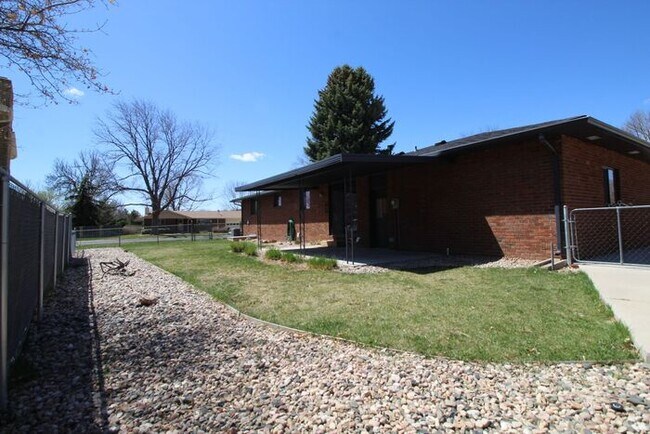 Building Photo - Great Home in Loveland