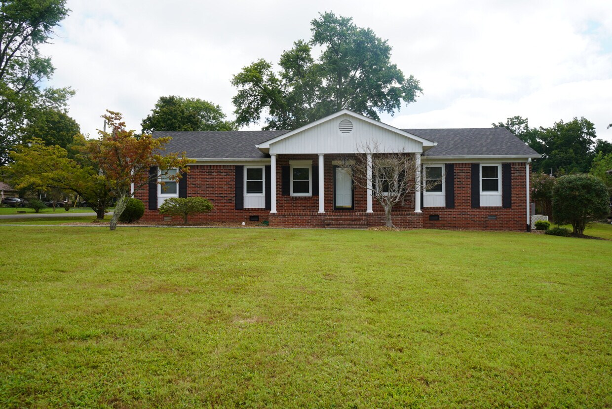 Foto principal - 735 Fisk Rd