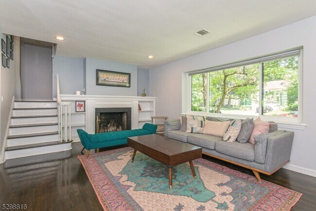 Foto del edificio - 38 Chestnut Hill Pl