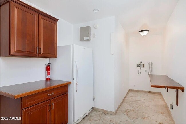 Foto del edificio - 1059 E Broadmor Dr