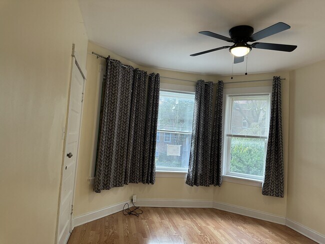 Foto del edificio - 3241 N Lawndale Ave