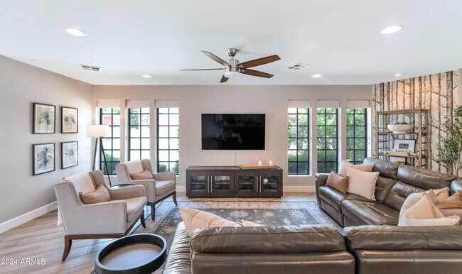 Building Photo - 5971 E Orange Blossom Ln