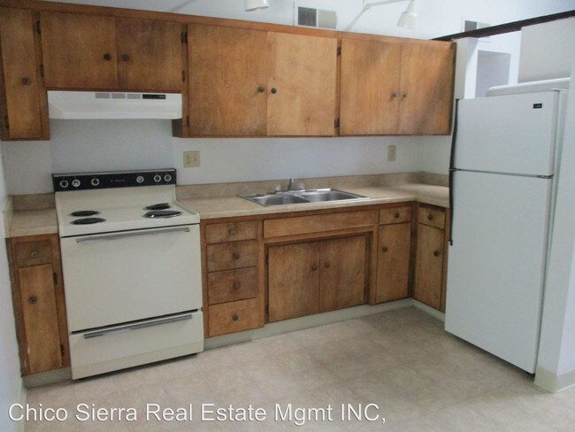 Building Photo - 2 br, 1 bath Apartment - 706 West Sacramento