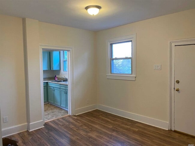 Building Photo - 17 3rd Ave
