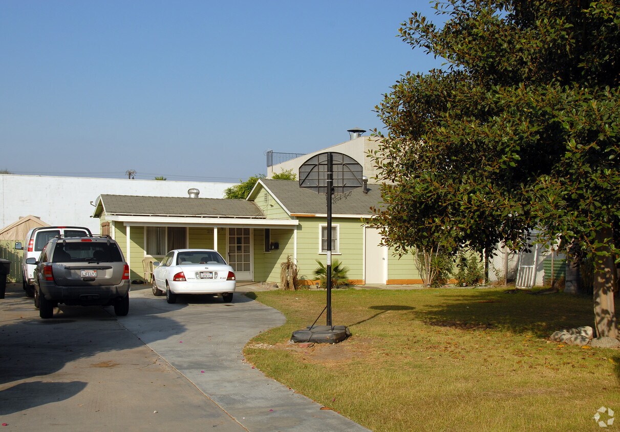 21719 Hawaiian Ave, Hawaiian Gardens, CA 90716 Apartments in Hawaiian