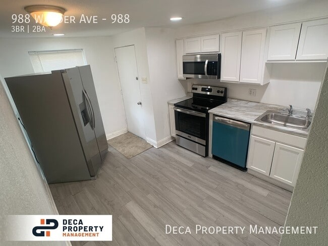 Building Photo - 3 Bedroom Apartment