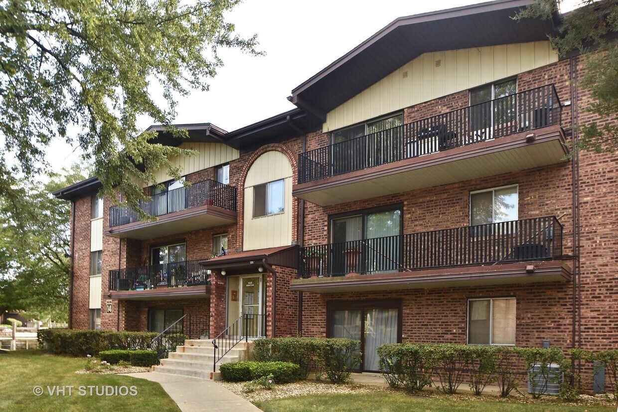 Primary Photo - 5225 James Ln