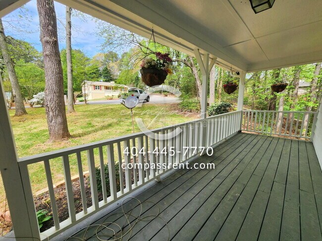 Foto del edificio - 142 Wanda Ave