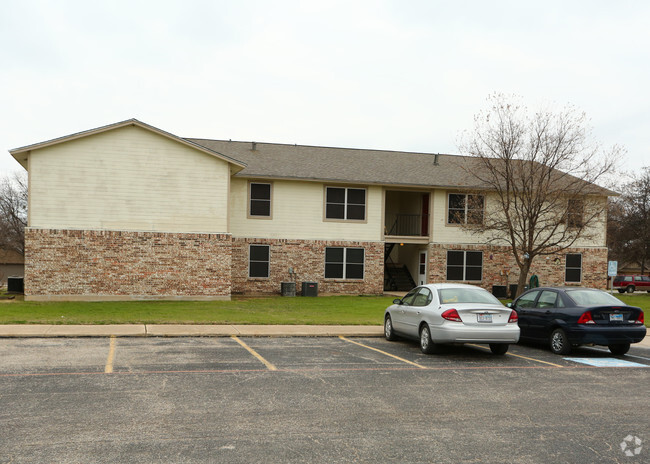 Building Photo - Luety Ave Apartments